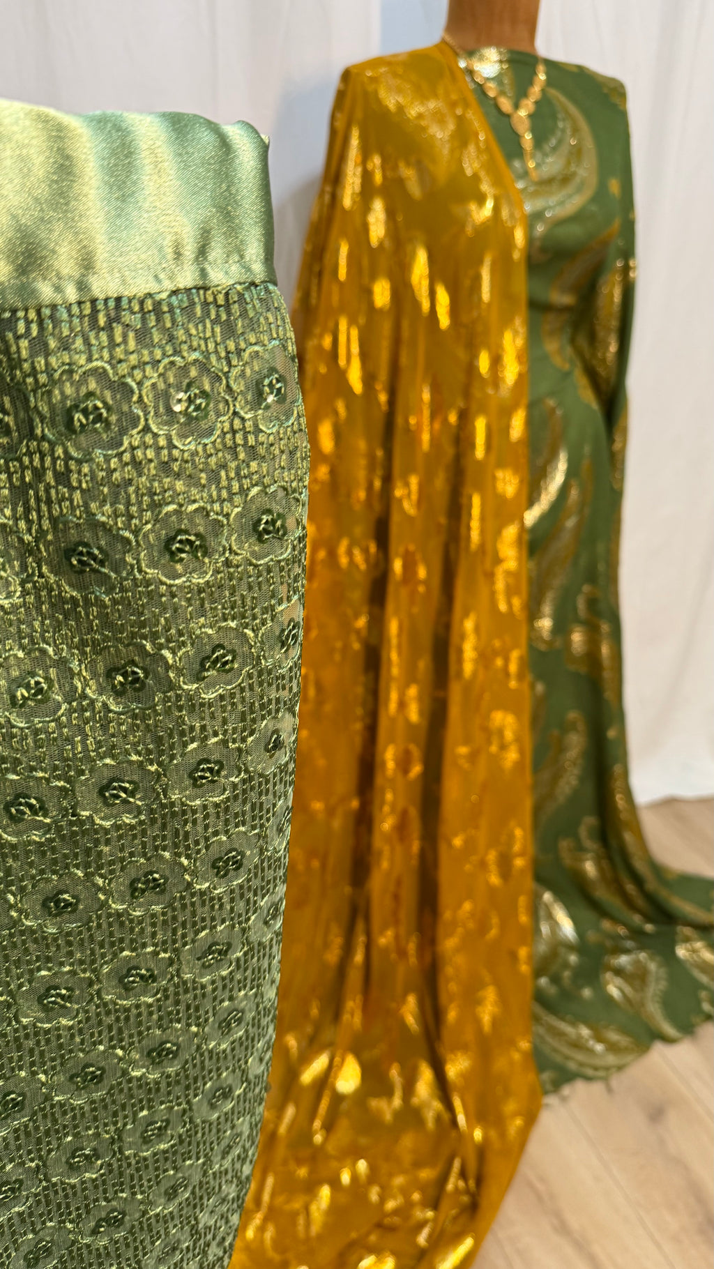 VISCOSE DIRAC