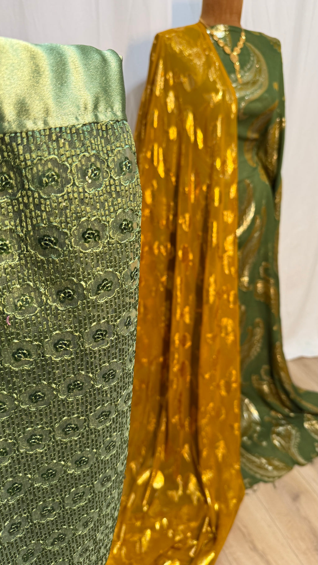 VISCOSE DIRAC