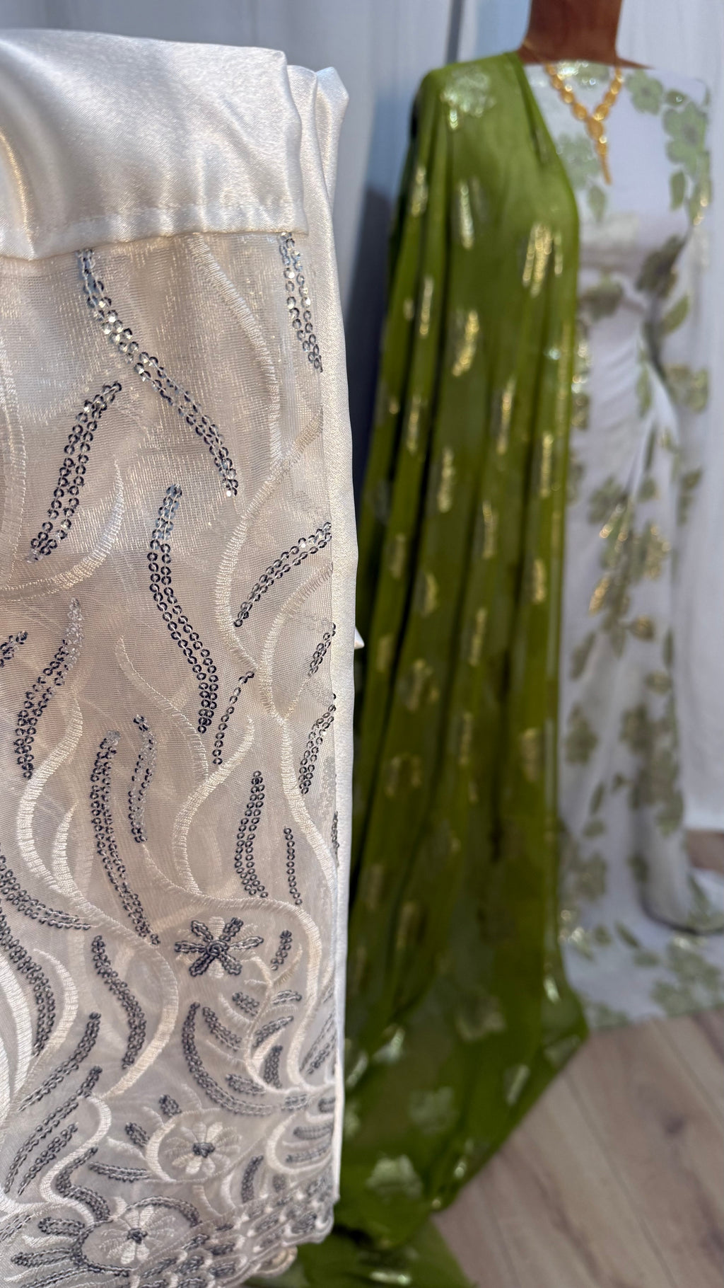VISCOSE DIRAC