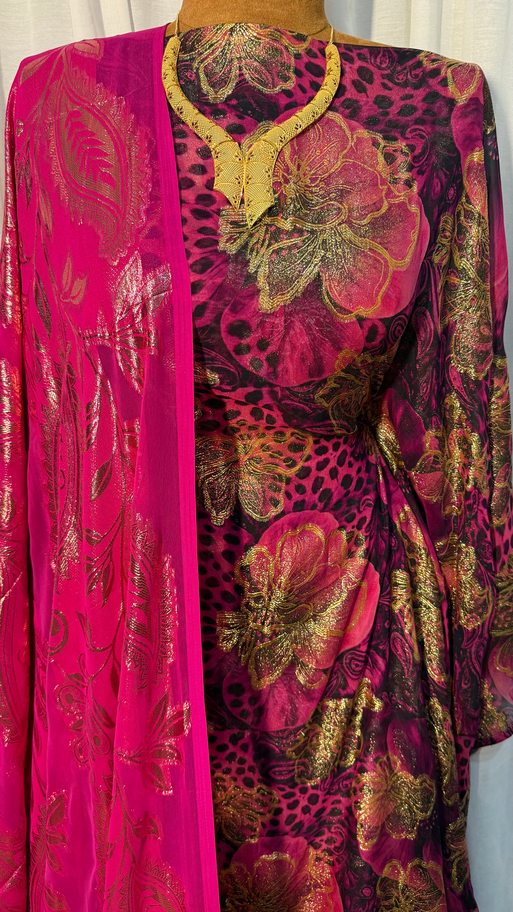 VISCOSE - LEOPARD PRINT PINK & BLACK