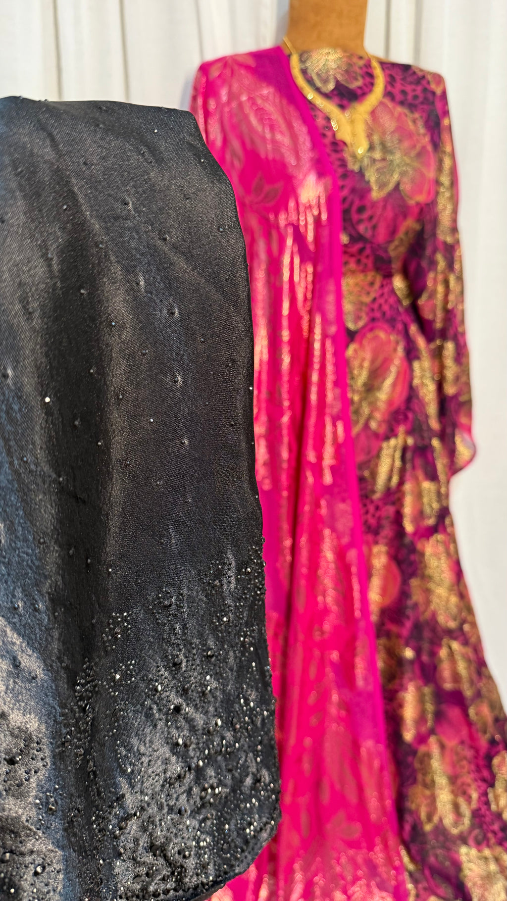VISCOSE - LEOPARD PRINT PINK & BLACK